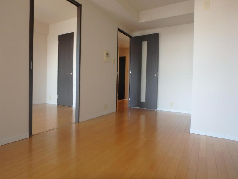 居室・リビング　※別部屋の参考写真です。