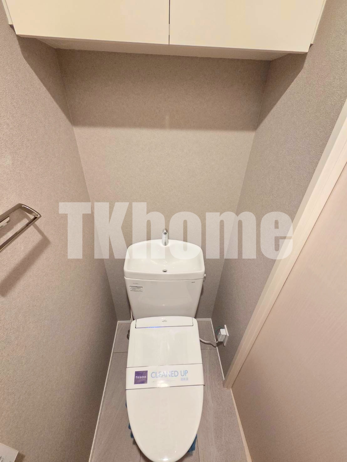 トイレ　温水洗浄便座付き