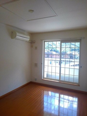 居室・リビング　こちらの居間で趣味の時間をお楽しみください