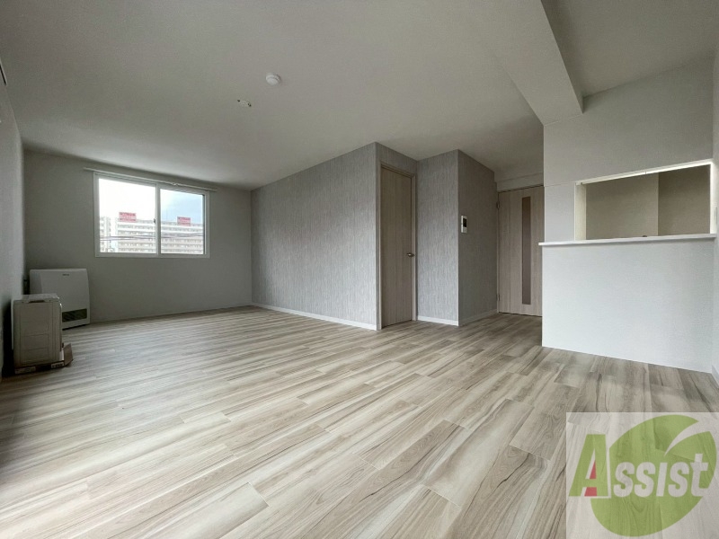 居室・リビング　広々としたリビングですね。使い勝手がよさそうですね！