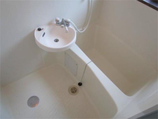 バス・シャワールーム　もちろんバス、トイレ別タイプ