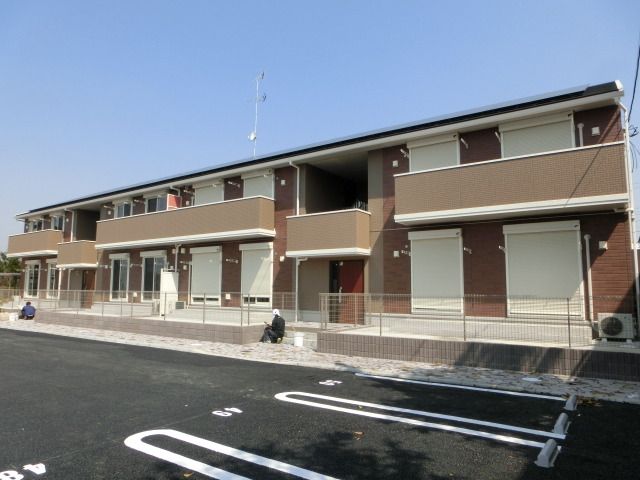 建物外観　２０１５年３月築の大和ハウス施工。