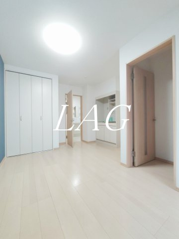 居室・リビング　洋室のお部屋です。（同仕様です。）