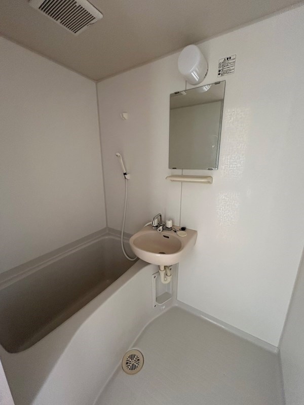 バス・シャワールーム　別部屋参考写真