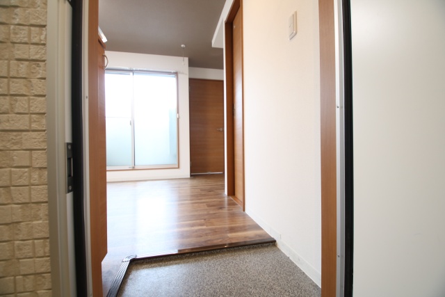 玄関　※別室の参考写真の為、現況優先です。