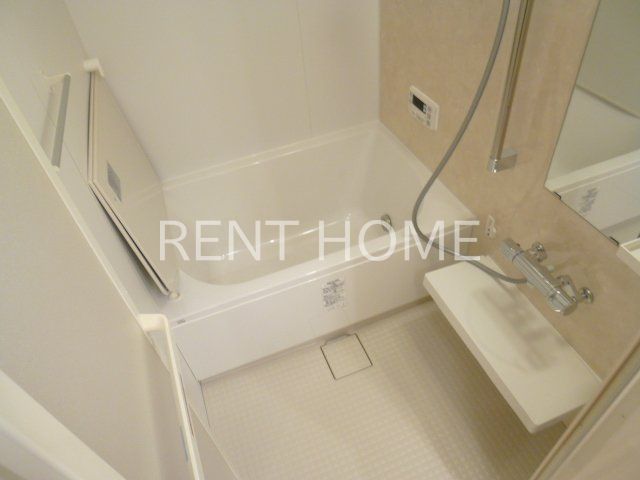 バス・シャワールーム　浴室乾燥機・追い焚き機能付き