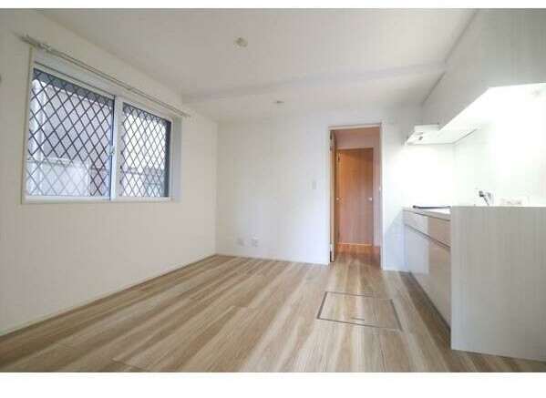 居室・リビング　使いやすい形の為、レイアウトを楽しめます♪