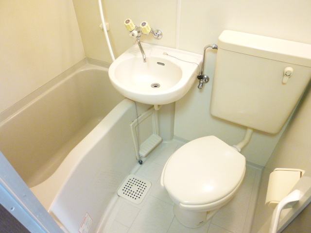 バス・シャワールーム　503号室の写真です。