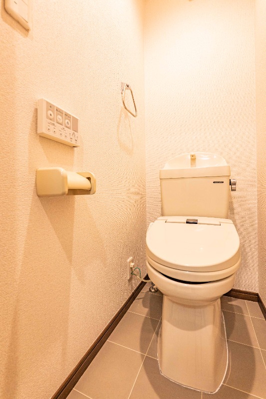 トイレ　別部屋・反転タイプの参考写真です