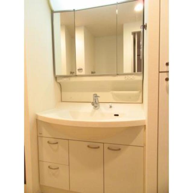 洗面設備　※写真は同タイプ住戸です。