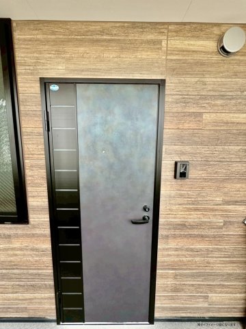 玄関　同施工会社の類似物件の写真です。 ※同シリーズ別物件の写真
