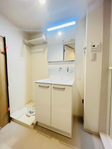 洗面設備　コンパクトで使いやすい洗面所