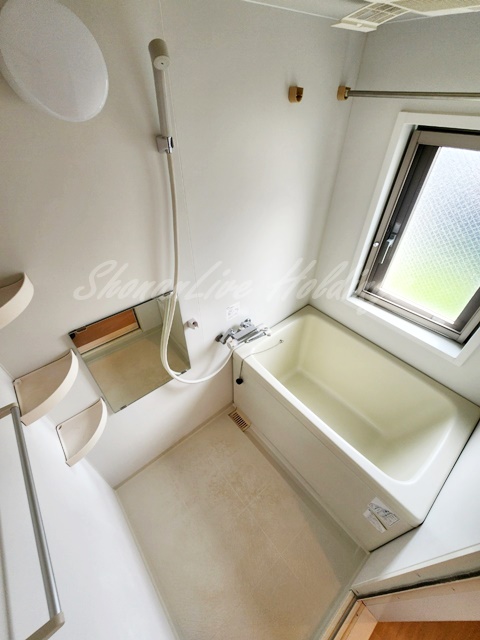 バス・シャワールーム　浴室乾燥機付き♪