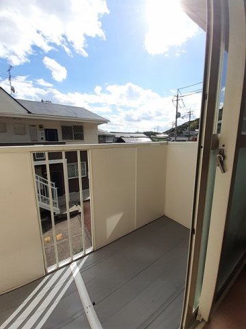 バルコニー　お洗濯にも便利なバルコニー付き