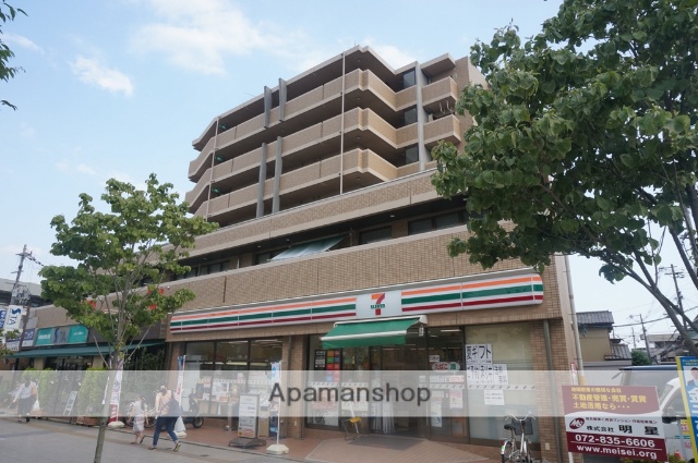 コンビニ　セブンイレブン（コンビニ）まで106m