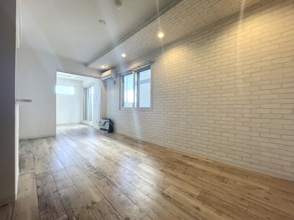 居室・リビング　白を基調にしたハイグレードマンション☆