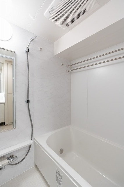 バス・シャワールーム　バスルーム