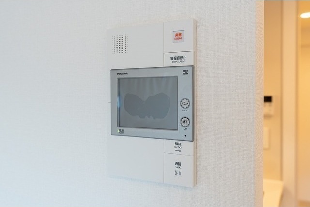 セキュリティ　TVモニター付きインターホン