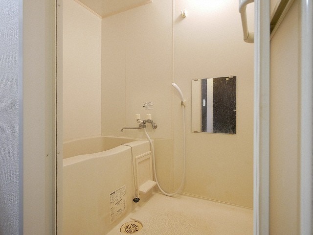 バス・シャワールーム　同物件、別室のお写真です。