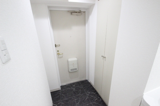 玄関　※別部屋の写真です