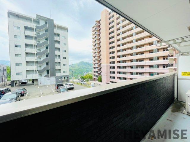 バルコニー　※同物件反転タイプの写真でございます※現況を優先します※