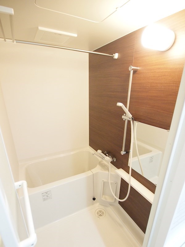 バス・シャワールーム　洗濯物干し。