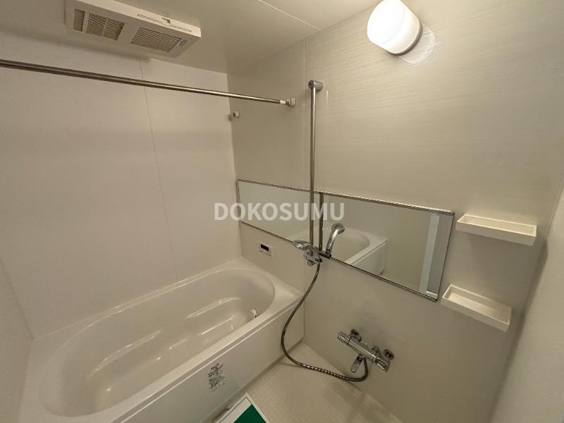 バス・シャワールーム　一日の疲れをやさしく癒やす、清潔感あふれるリラックスバス。