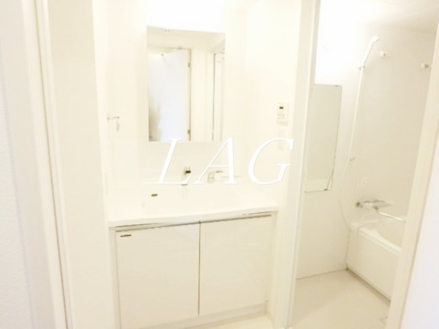 洗面設備　独立洗面台です。