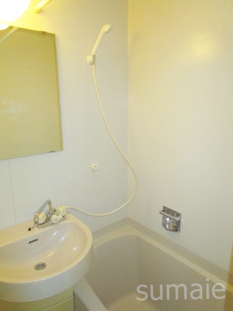 バス・シャワールーム　バスタブです☆