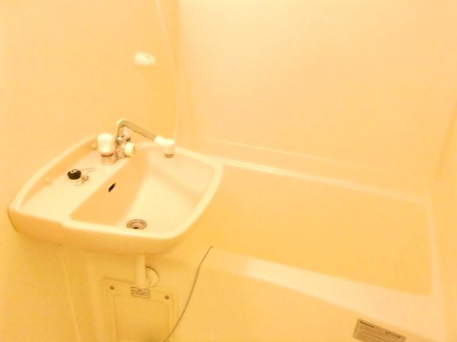 バス・シャワールーム　ゆったり過ごせるお風呂です