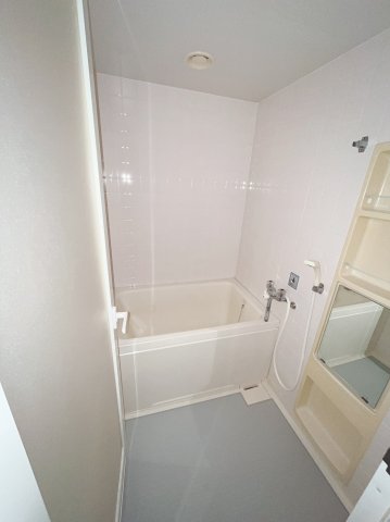 バス・シャワールーム　同物件、別号室の参考写真です。