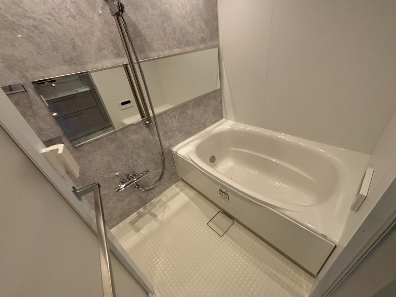 バス・シャワールーム　バスルーム