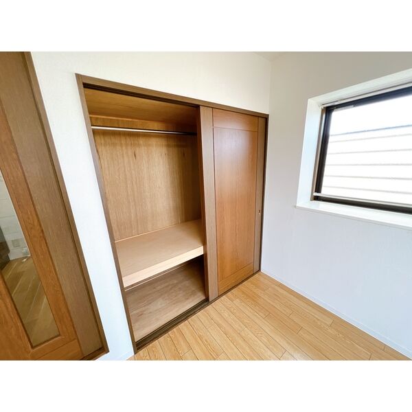 収納　別部屋反転間取の写真となります。