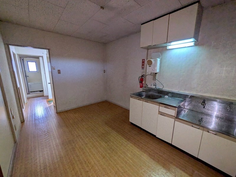 居室・リビング　反転画像