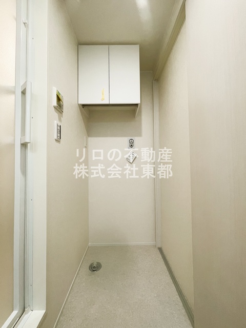 その他　上部収納棚あり！室内洗濯機置き場です♪