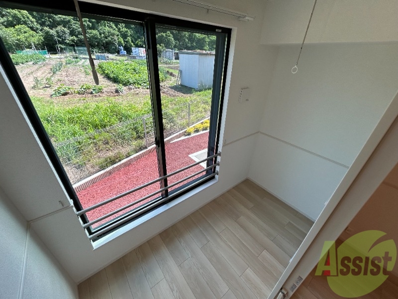 バルコニー　バルコニーではなく、サンルームをご利用下さい。