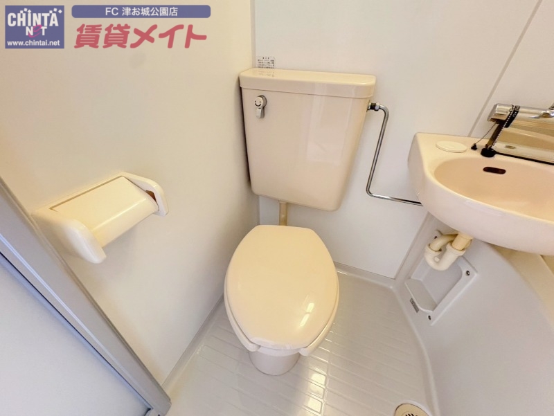 トイレ　同型参考写真