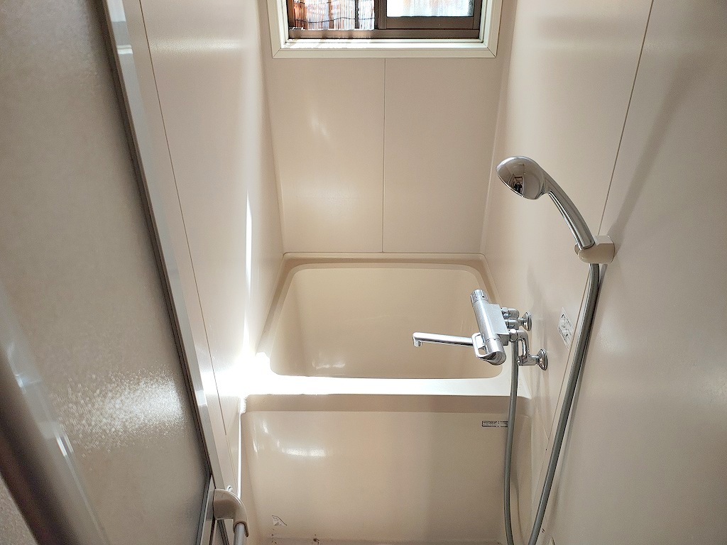 バス・シャワールーム　シャワー付き