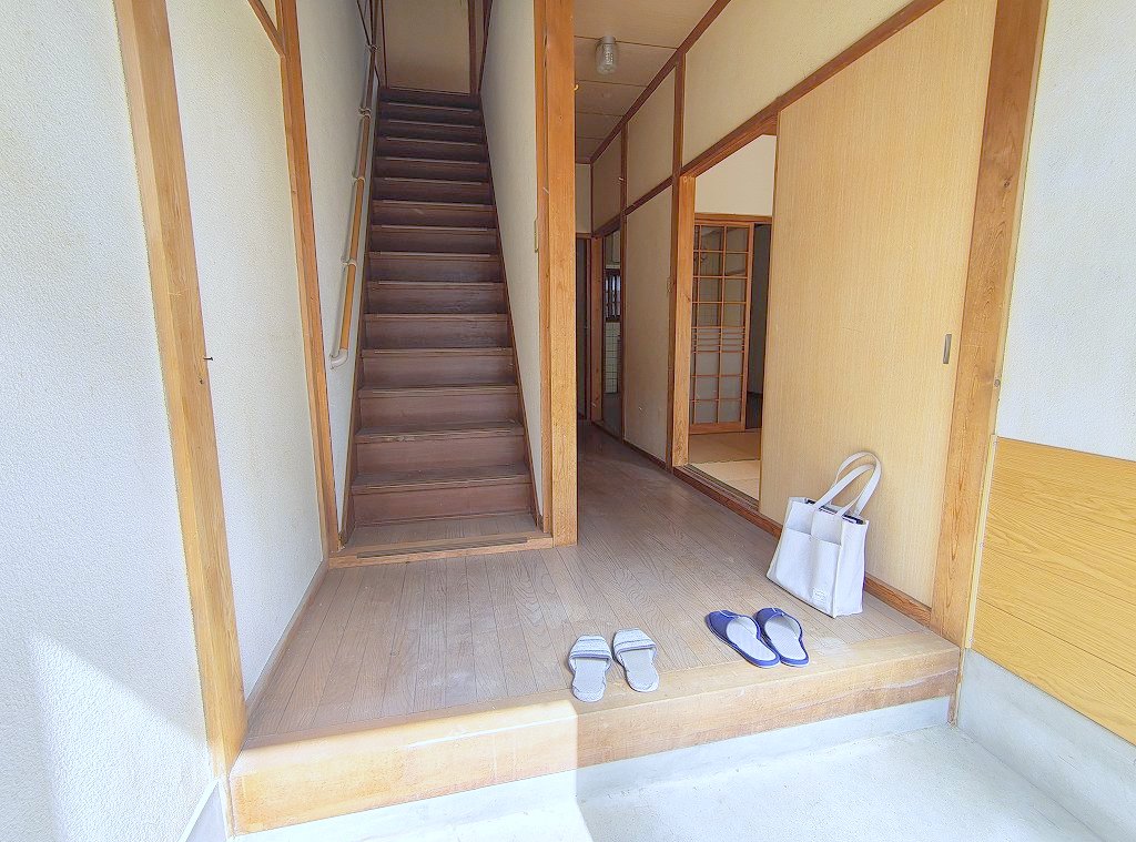 玄関　広々玄関