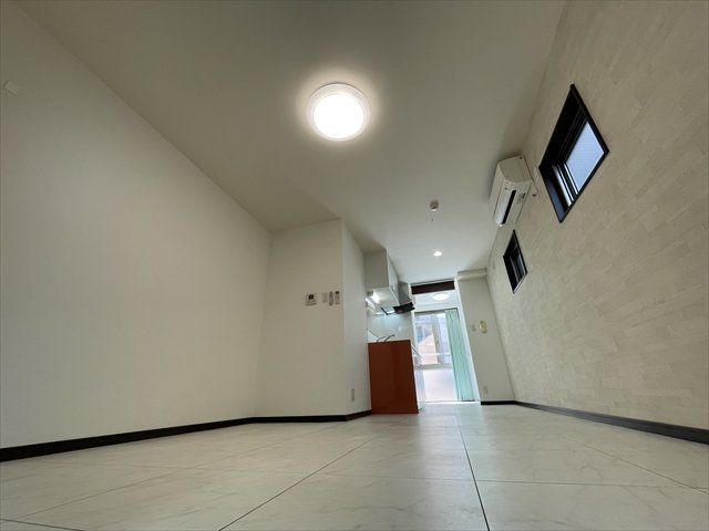 居室・リビング　※同建物別部屋の写真になります。