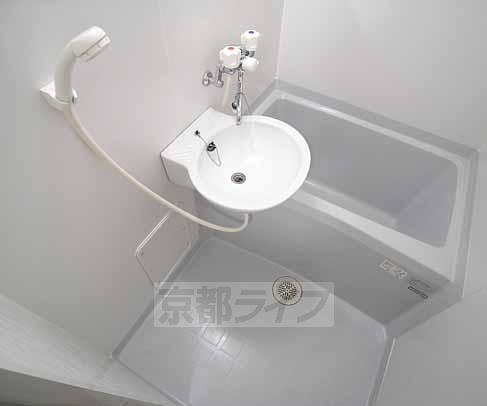 バス・シャワールーム　キレイな浴室