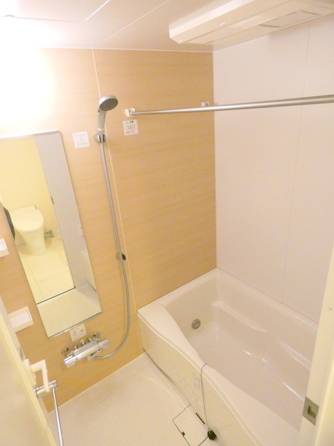バス・シャワールーム　★浴室乾燥・追焚機能付き★