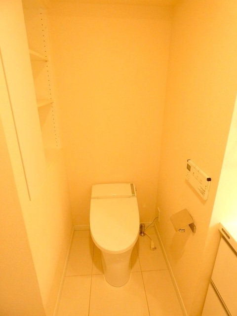 トイレ　★温水洗浄便座機能付きのトイレ★