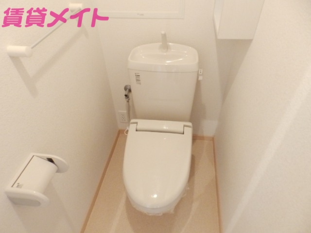 トイレ　同型参考写真です