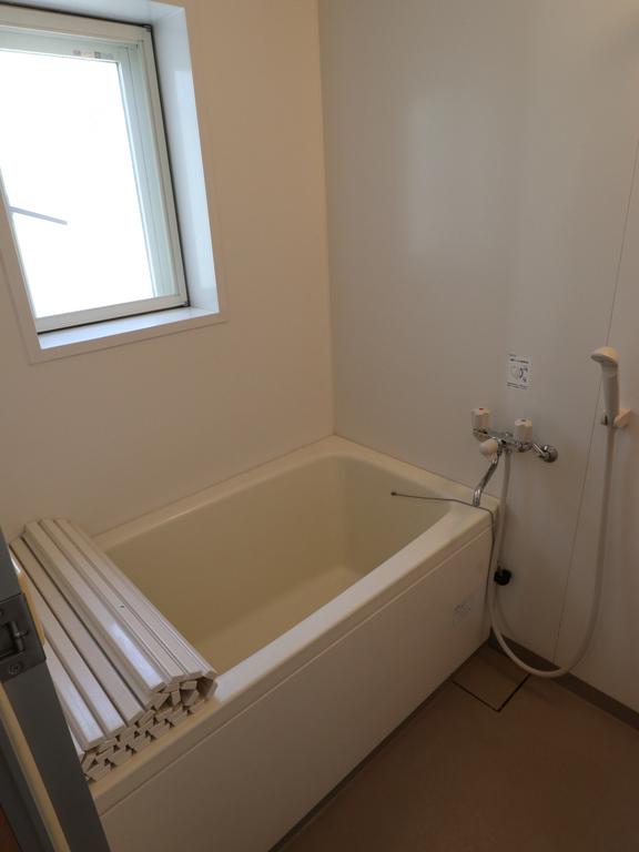 バス・シャワールーム　同タイプ　別部屋写真