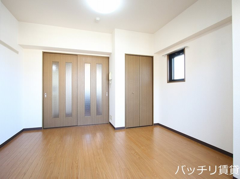 居室・リビング　同型タイプの為、現状を優先いたします。