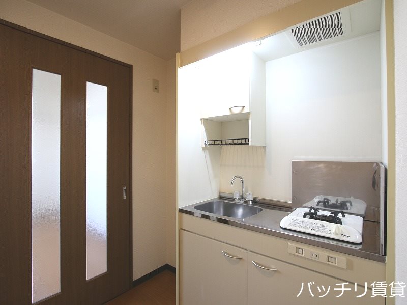 キッチン　同型タイプの為、現状を優先いたします。