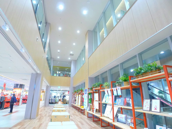 ショッピングセンター　ＭＡＲＫ　ＩＳ（ショッピングセンター）まで700m