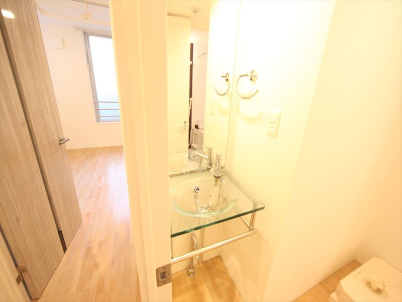 洗面設備　脱衣所　オシャレな独立洗面台