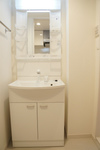 洗面設備　参考写真（同物件別部屋）